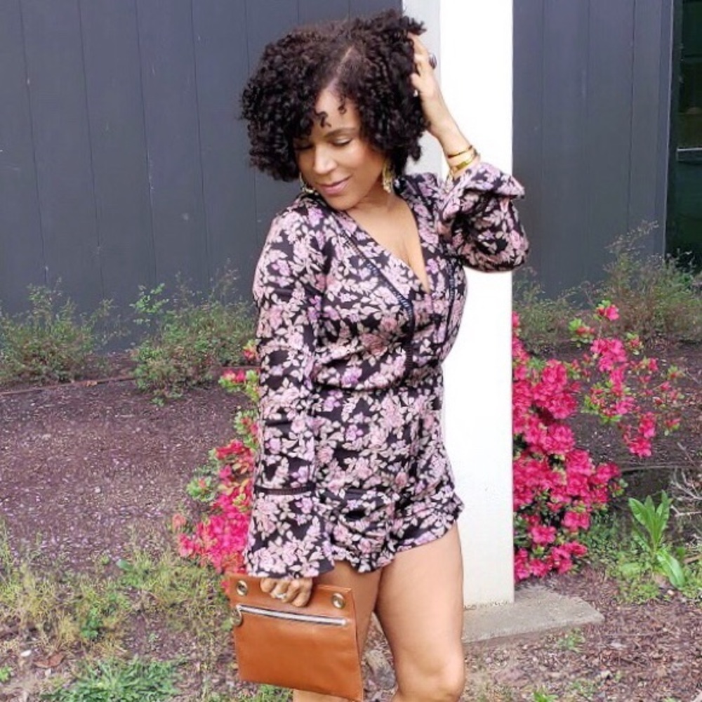 Black floral long sleeve romper W/v neckline. - Picture 5 of 8